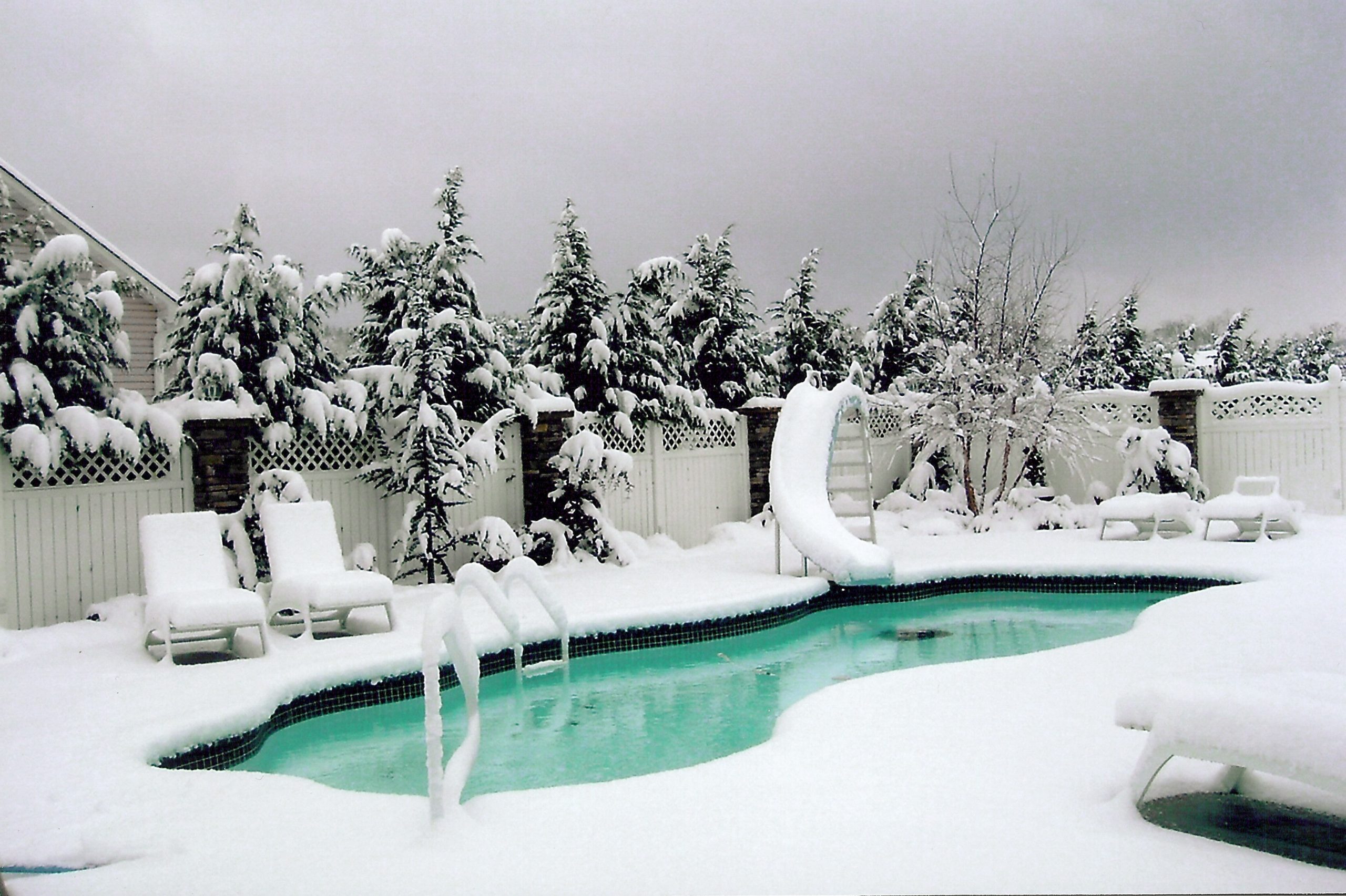 Winter pool closing